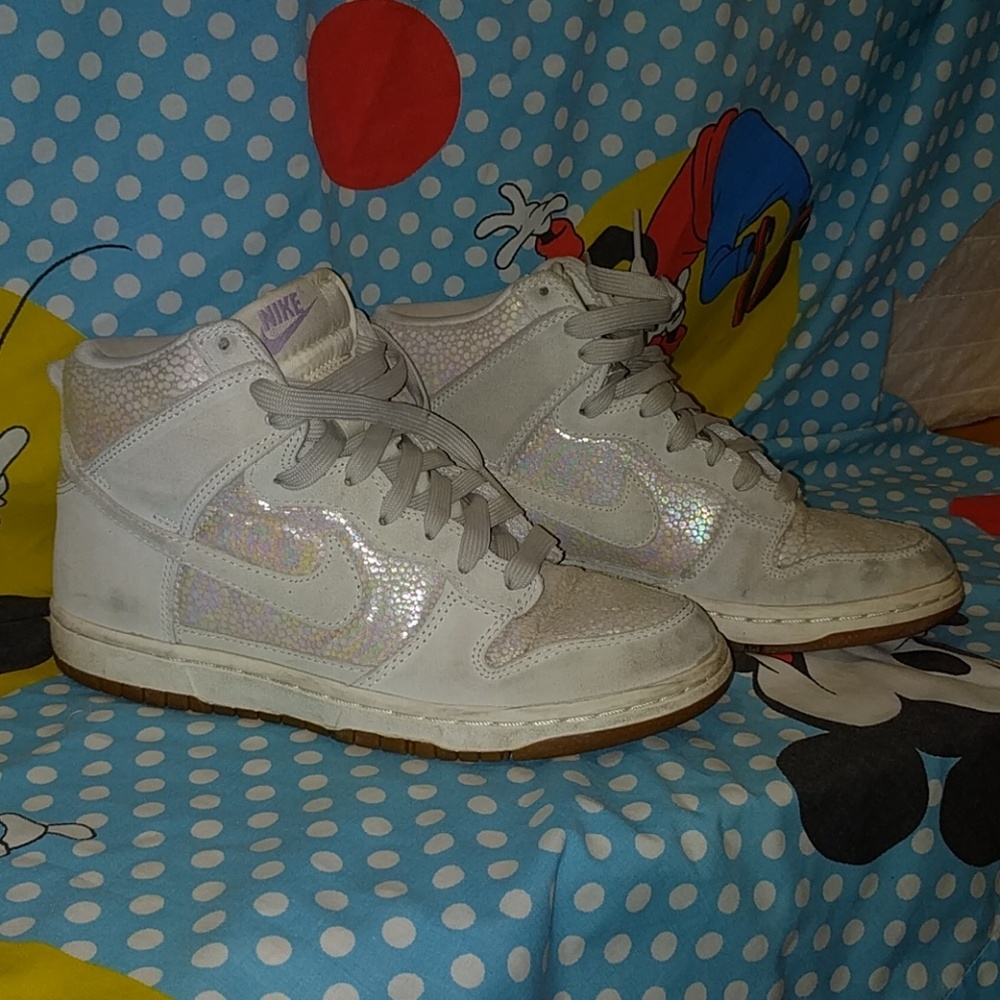 Irridescent Nike (Size 7)